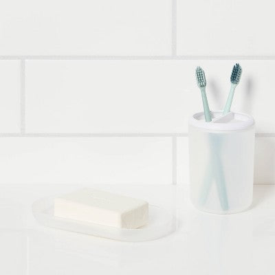 Przezroczysta mydelniczka z tworzywa, lekka i praktyczna